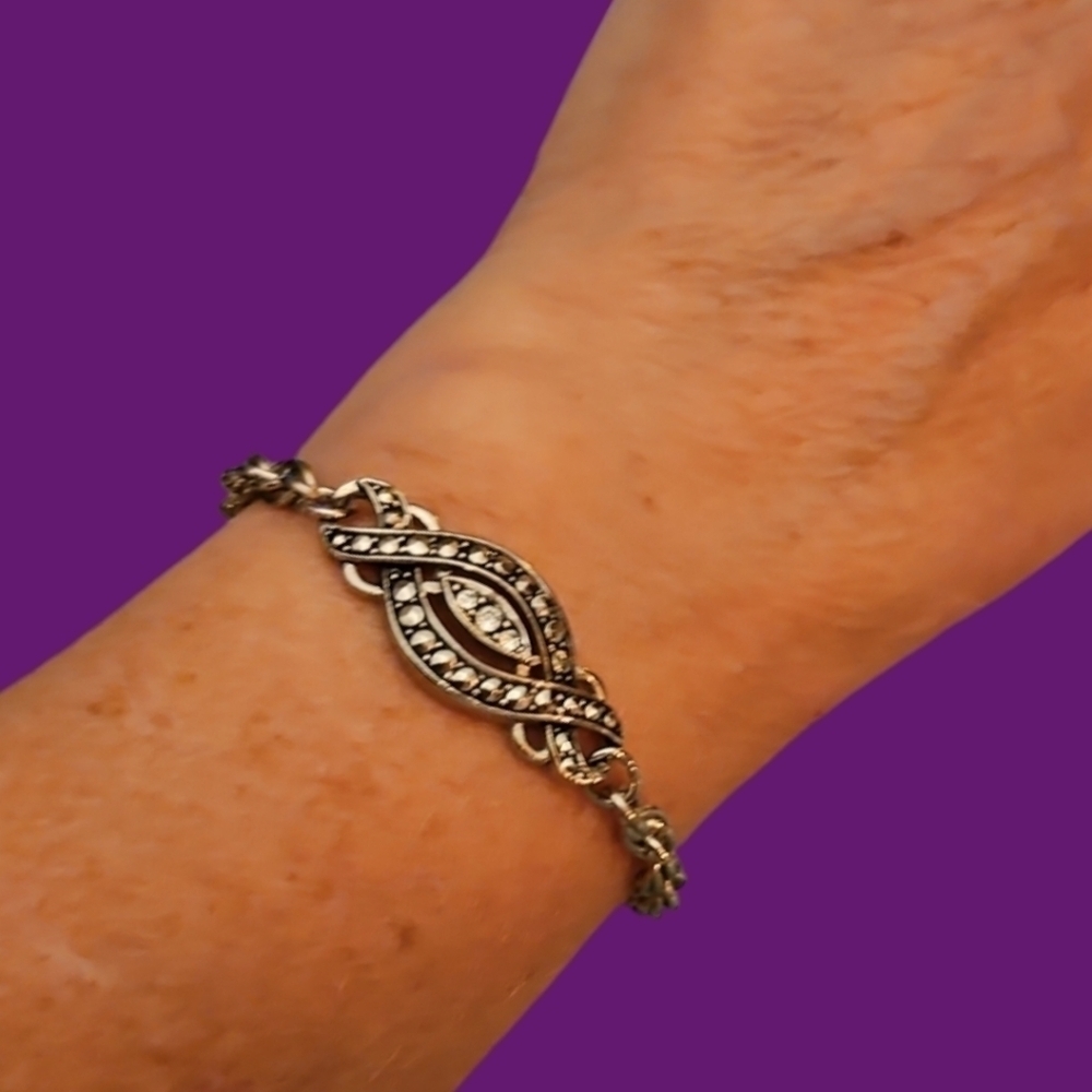 VTG AVON 1992 Heirloom Classic Art Deco Infinity Marcasite Chain Bracelet